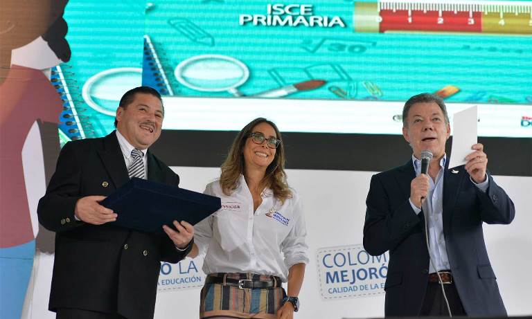 “Colombia superó metas de calidad educativa en primaria, secundaria y media”: Presidente Santos