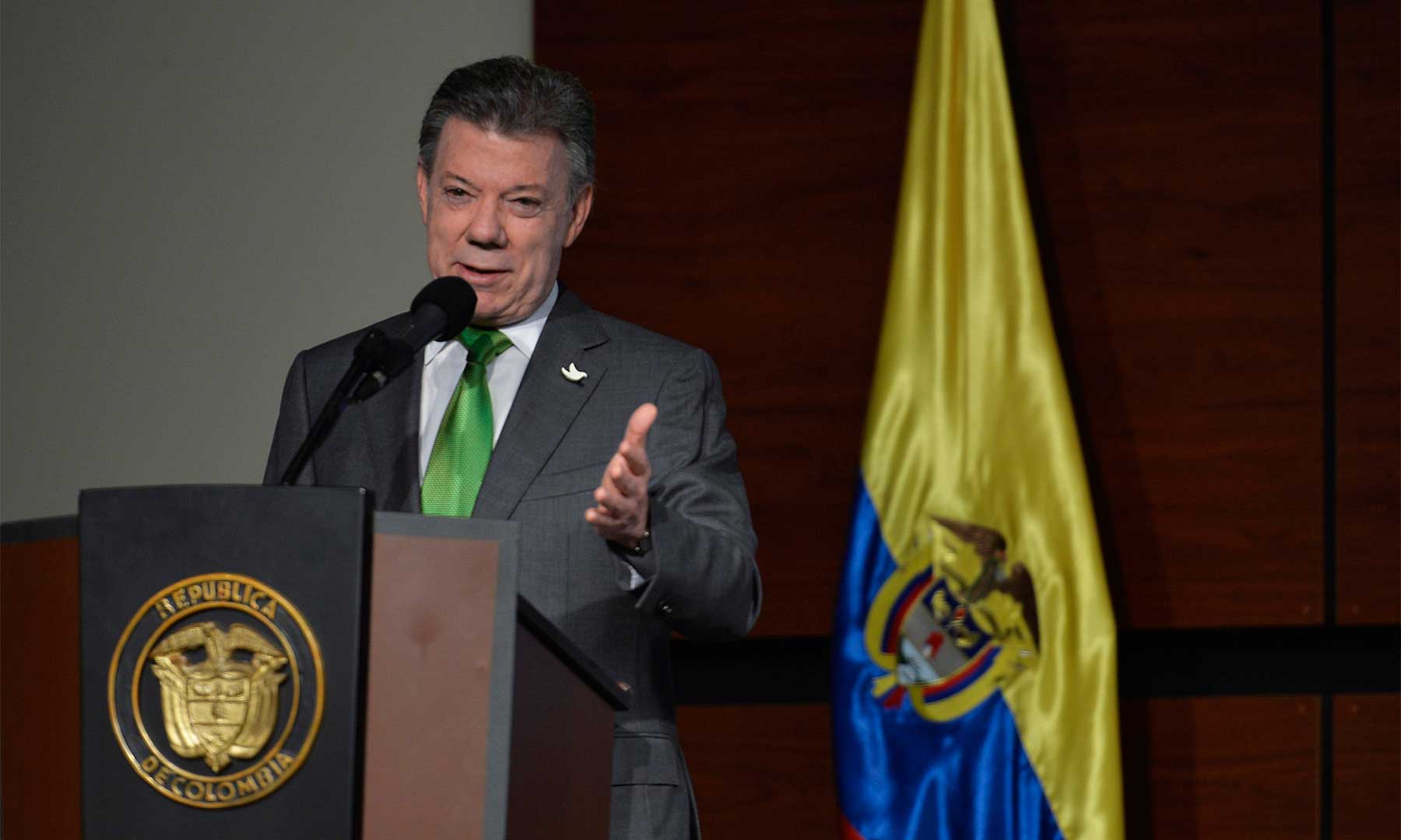 «Podríamos volver a las grandes masacres y actos terroristas del pasado si decimos no a la paz»: Presidente Santos
