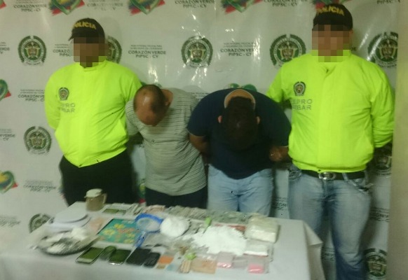 Capturados 2 expendedores de drogas en el barrio Las Delicias