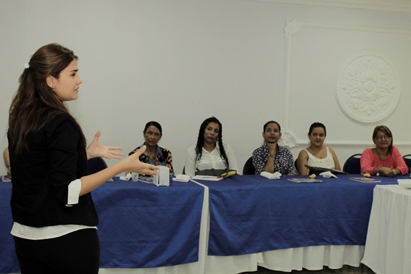 Capacitan a representantes de entidades a cargo de programas de primera infancia en el Atlántico