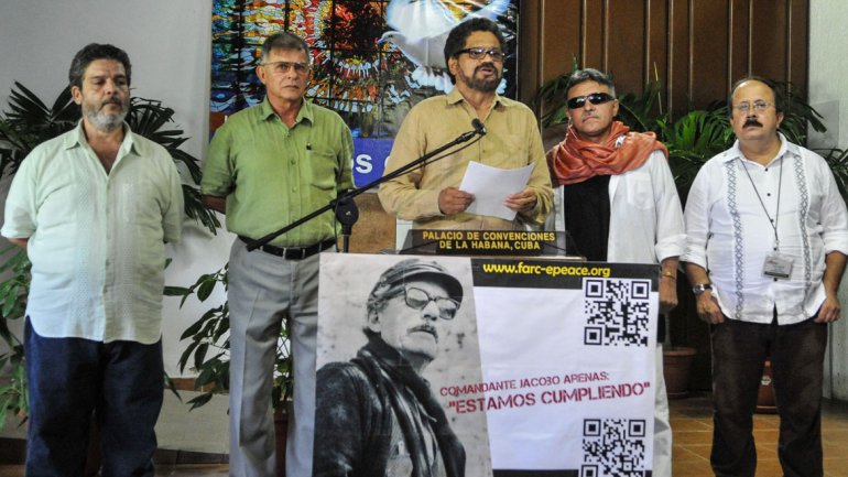 Farc anuncian pronto acuerdo sobre cese al fuego y zonas de concentración