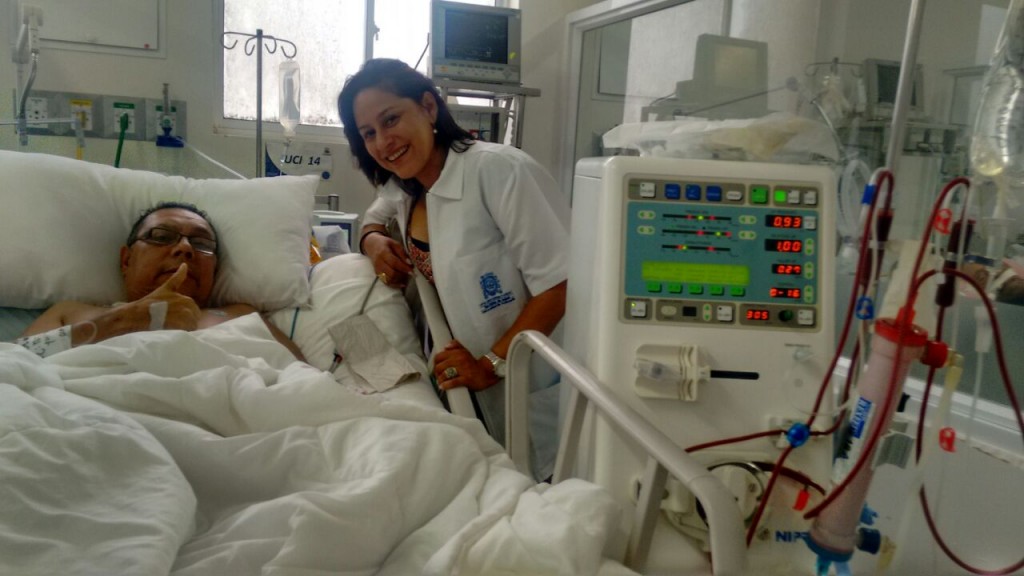 Foto Profesor Walter Bernett con Dra Hiperlia Salas