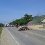 Disturbios en Arroyo de Piedra, Luruaco, tras muerte de niño de 12 años, al parecer agredido por el Esmad durante desalojo