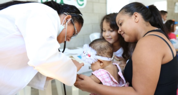 120 niños del corregimiento de Juan Mina se benefician de brigada de salud de Triple A
