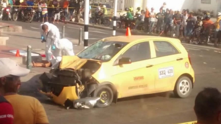 Muere motociclista al chocar contra un taxi en Murillo con carrera 8