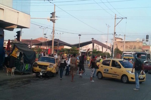 8 personas resultaron heridas en múltiple choque en San Roque