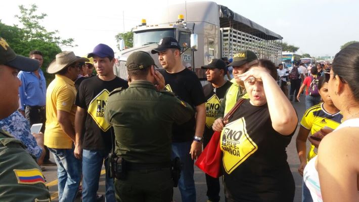 Con plantón y bloqueo en la vía La Cordialidad, habitantes de Baranoa protestan por reubicación de peaje