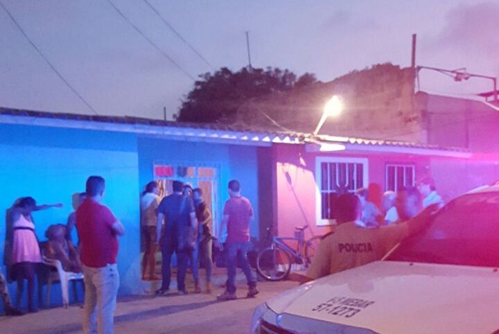2 mujeres muertas y otras 4 heridas a bala en Rebolo