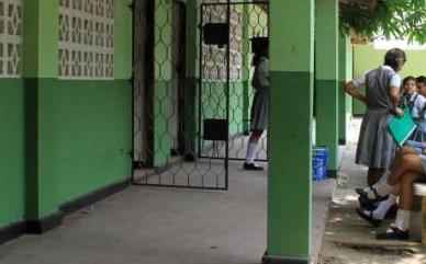 Denuncian que en colegio de Malambo, niño de 12 años habría violado a otro estudiante de 8