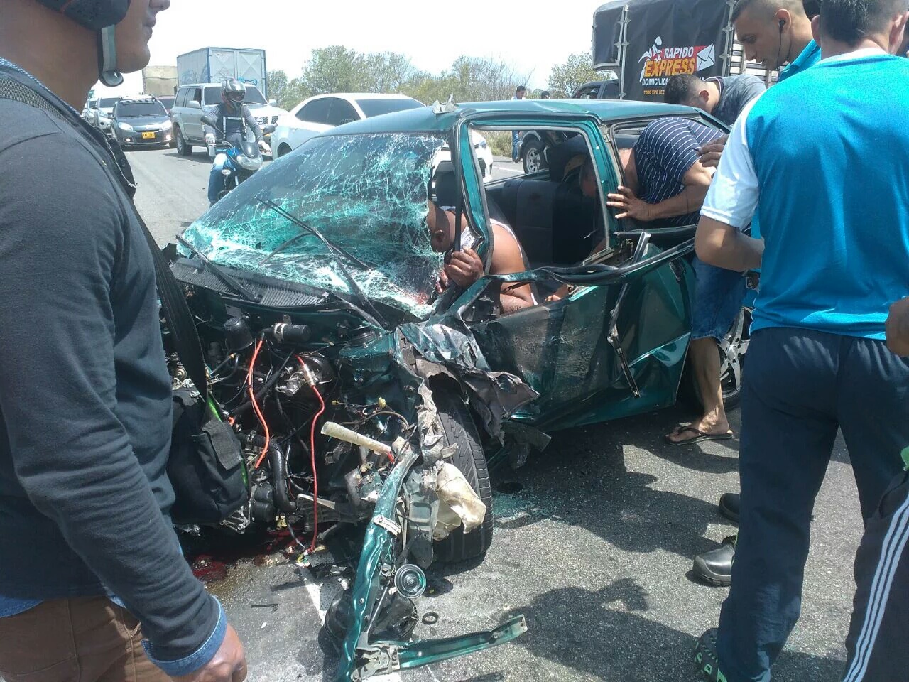 Un muerto y cinco heridos deja choque entre 2 vehículos en la vía Ciénaga – Barranquilla