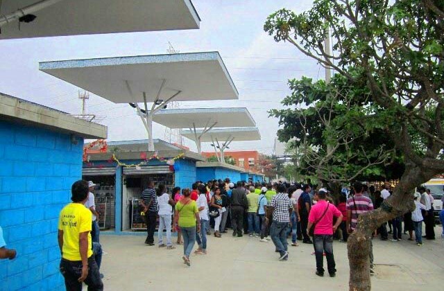 En Metroplaza, denuncian amenazas y agresiones de vendedores informales retirados del espacio público