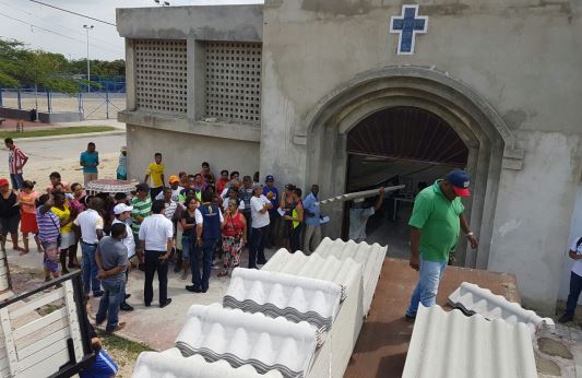 Jun16-alcaldía-ayuda-vendaval