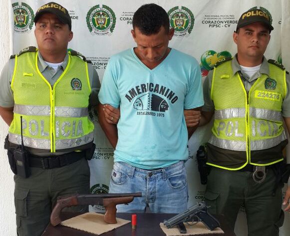 Policía captura a delincuente armado y frustra hurto de cerdos en una finca