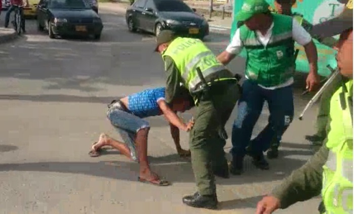 Un policía herido en operativo de recuperación del espacio público en la Murillo  
