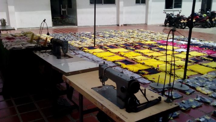Desmantelan 3 fábricas de confección ilegal de camisetas de la Selección Colombia en Barranquilla