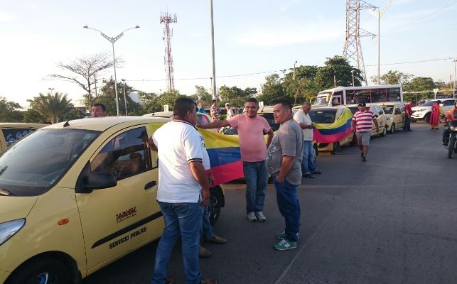 Taxistas protagonizan protestas por el servicio de UBER y supuesta persecución de las autoridades