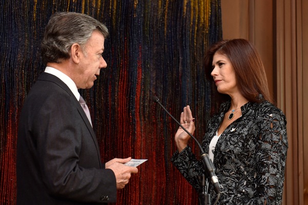Barranquillera Natalia Abello asumió como nueva embajadora de Colombia en Uruguay