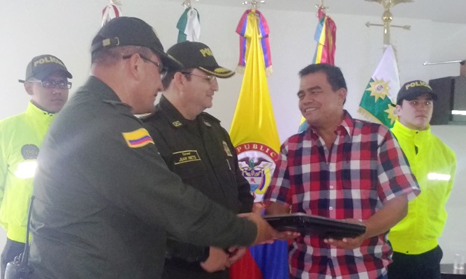 Policía recupera computador portátil que había sido hurtado al periodista Alex Miranda