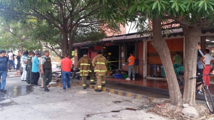 Millonarios daños materiales deja incendio en panadería en el norte de Barranquilla