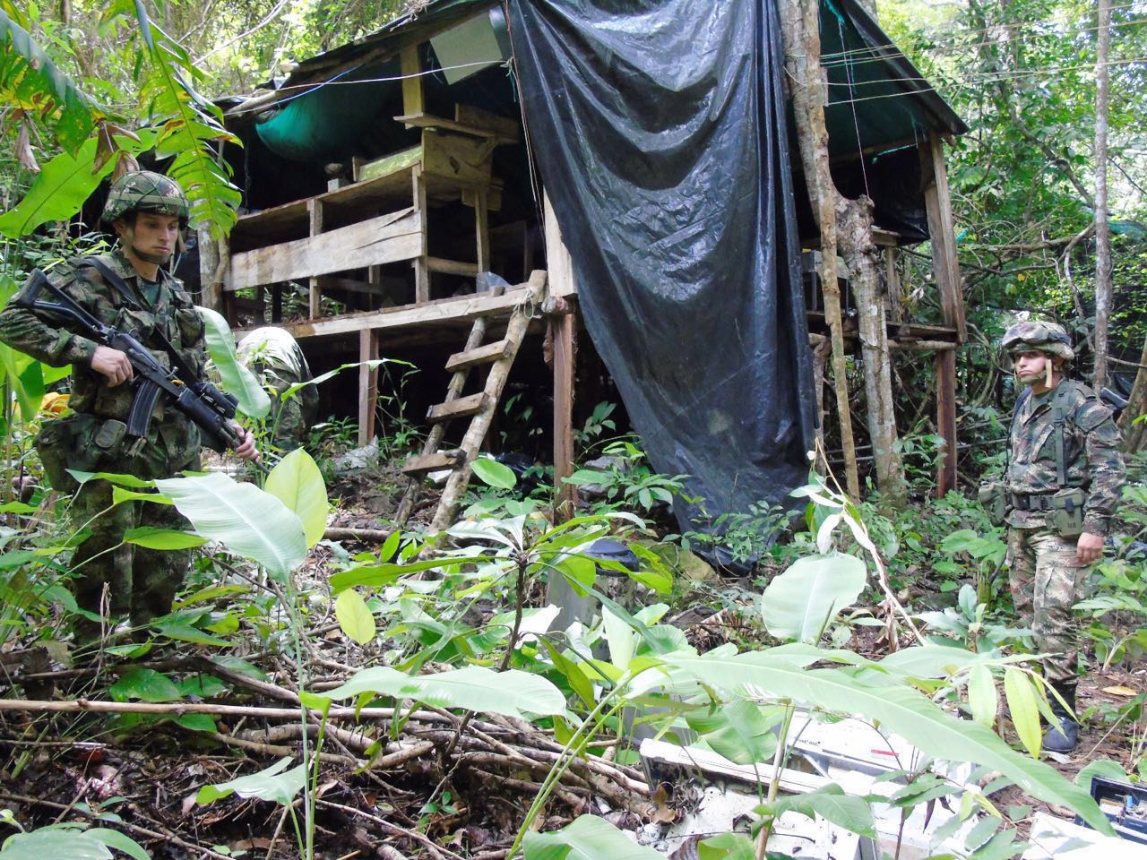 Fuerza Aérea desmantela y destruye laboratorio de cocaína en el Sur de BolÍvar