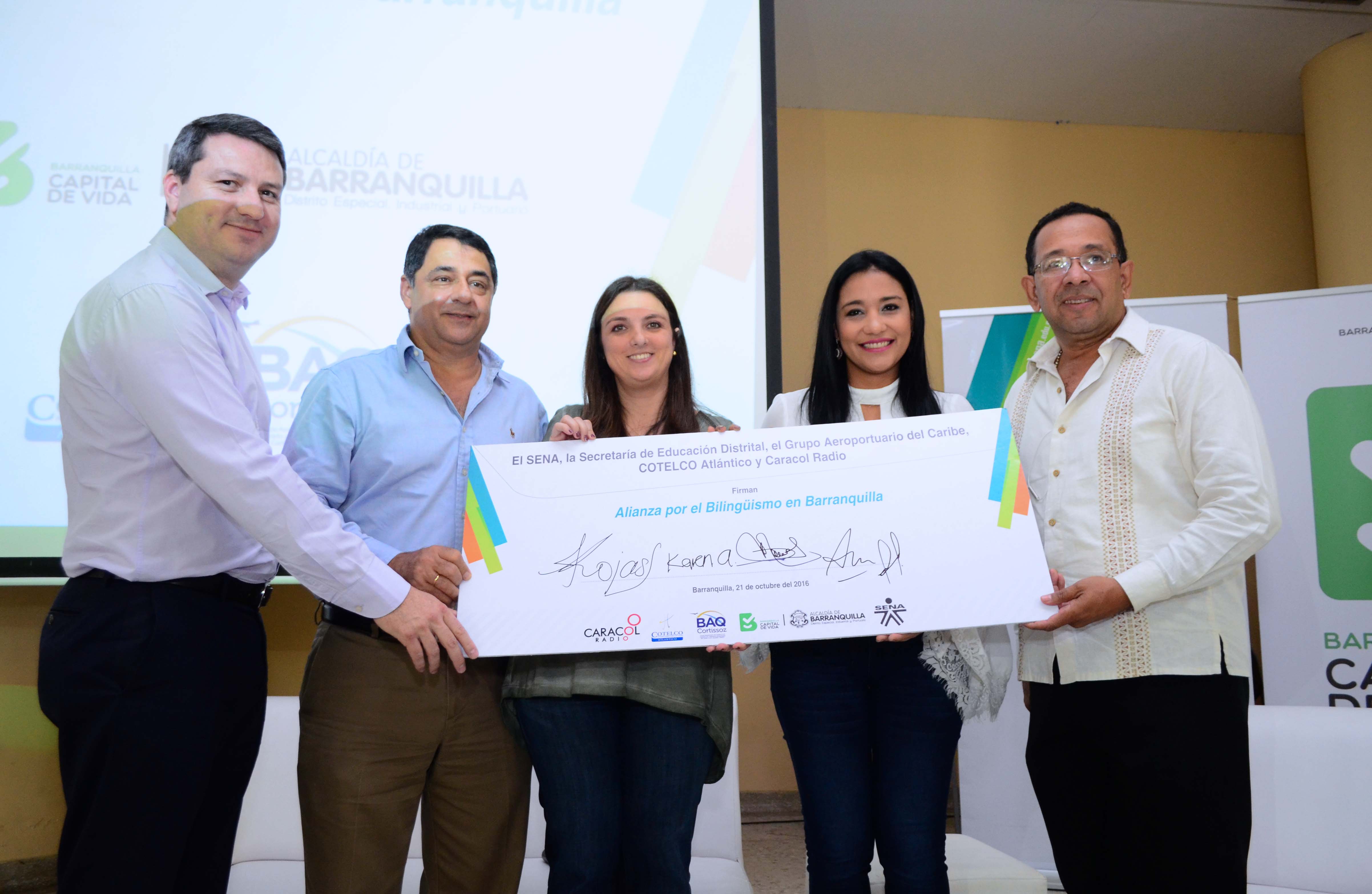 1.222 personas se beneficiarán con alianza por el bilingüismo en Barranquilla