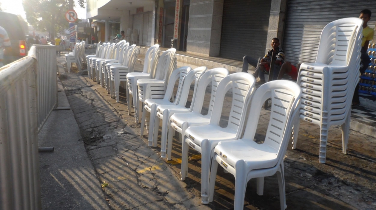 Secretaría de Control Urbano entrega permisos para ubicación de sillas en eventos de precarnaval  