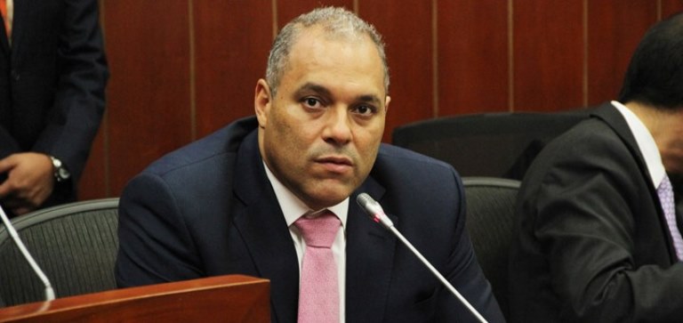 Mientras llega el reemplazo de Electricaribe gobierno tiene que invertir USD 500 millones en mejorar el servicio eléctrico