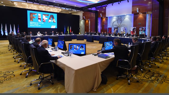 Ex fiscal de ética de la FIFA afirmó que hay “cientos de casos” abiertos