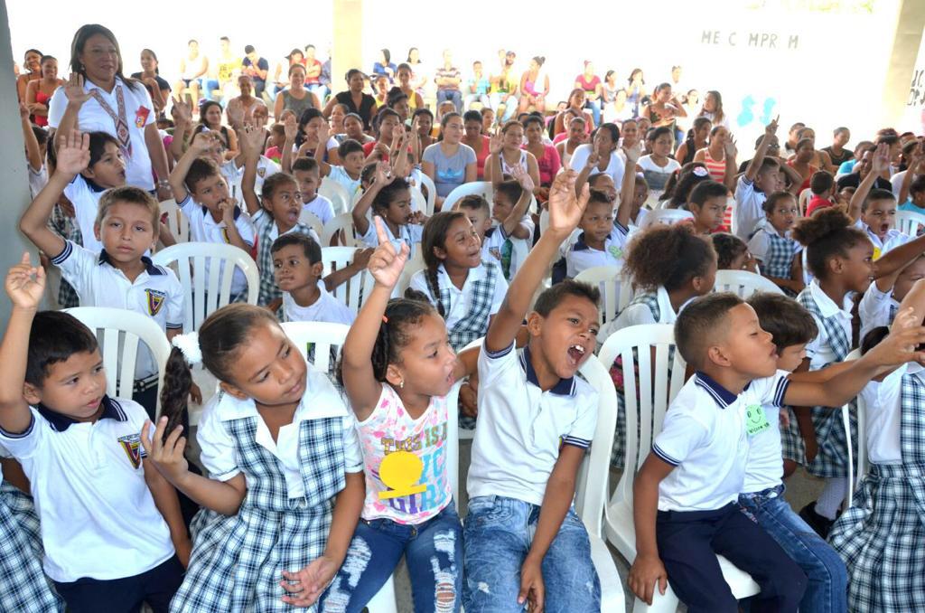 106 mil estudiantes de colegios del Atlántico regresaron a clases con ...