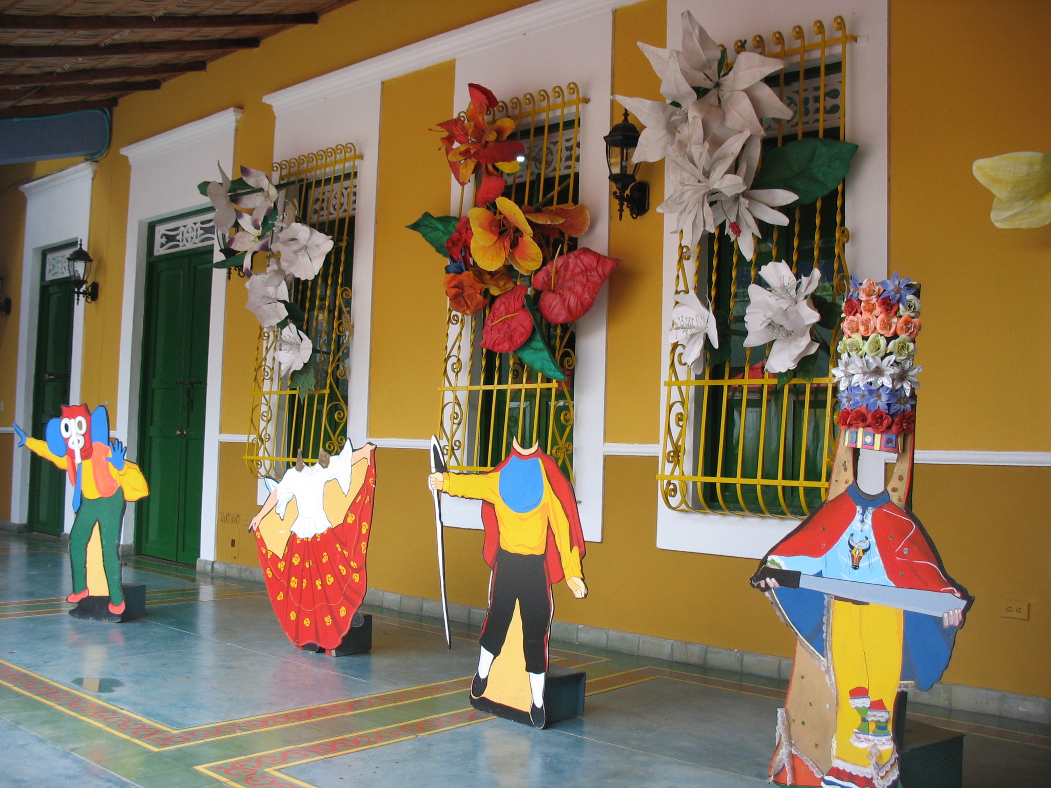 Este viernes, noche verbenera en Casa del Carnaval