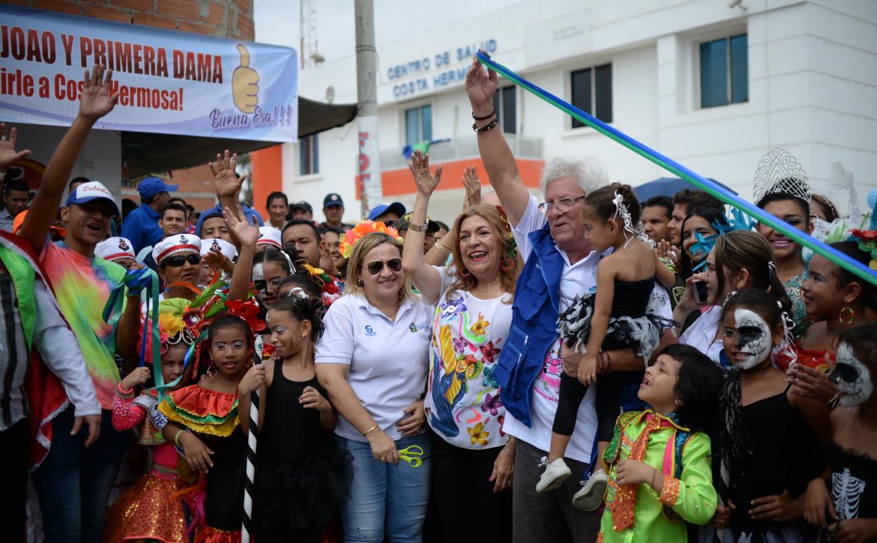 Alcalde Joao Herrera entrega obra vial a niños y adultos mayores del barrio Costa Hermosa