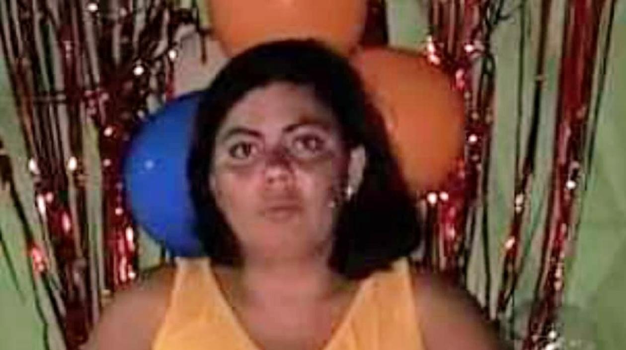 Hallan en una trocha el cuerpo sin vida de una mujer: habría sido asesinada a golpes