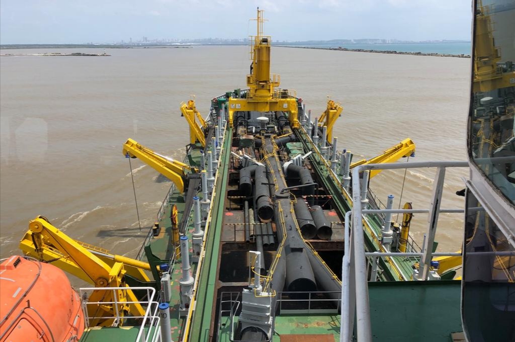 Trabajos de la draga Hang Jun 5001 se concentran en punto crítico de Bocas de Ceniza