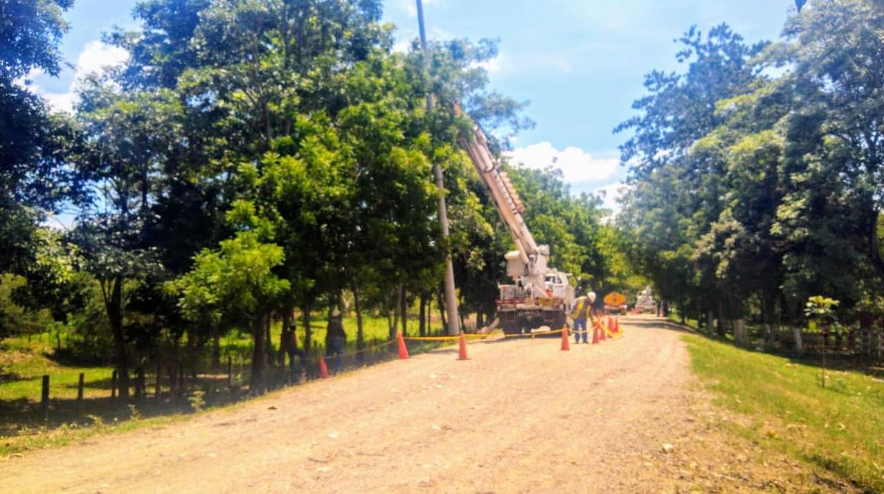 Continúan obras eléctricas en redes de Luruaco y Baranoa