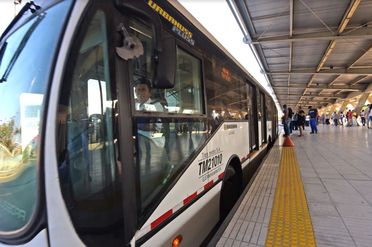 Transmetro denuncia mal uso de tarjetas para usuarios con movilidad reducida