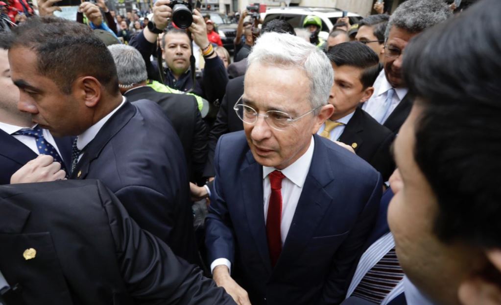 Álvaro Uribe llegó al Palacio de Justicia a indagatoria ante la Corte Suprema