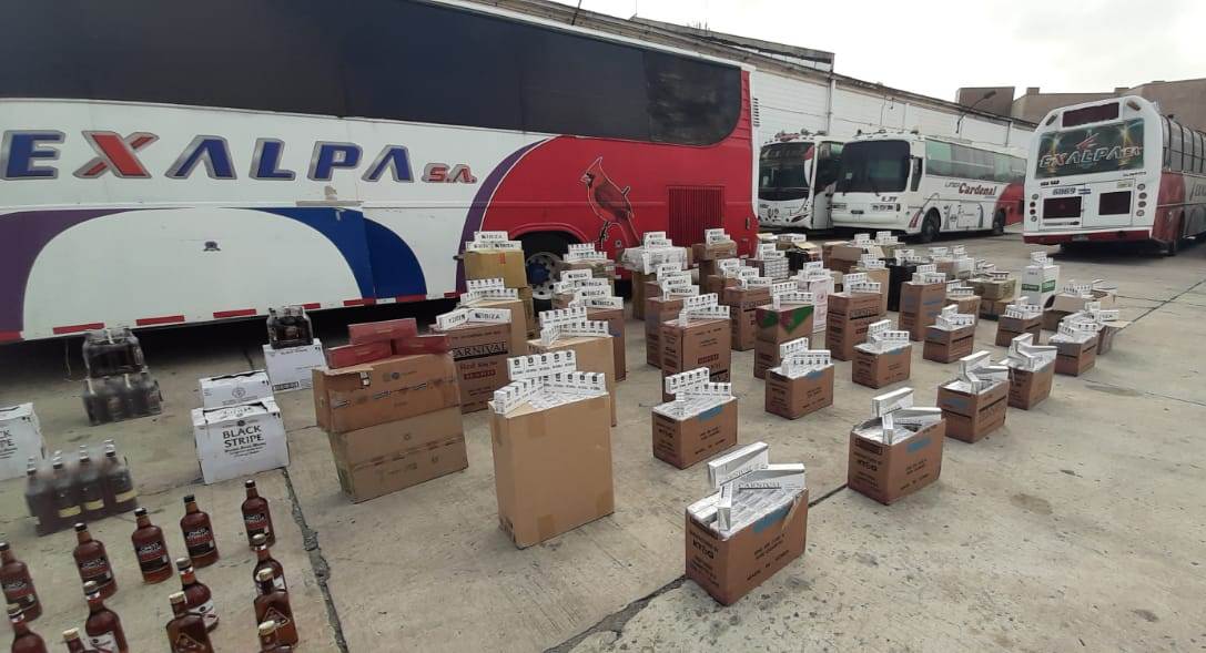 Decomisan 21 mil cajetillas de cigarrillos y 312 botellas de licor extranjero que ingresaban de contrabando a Barranquilla