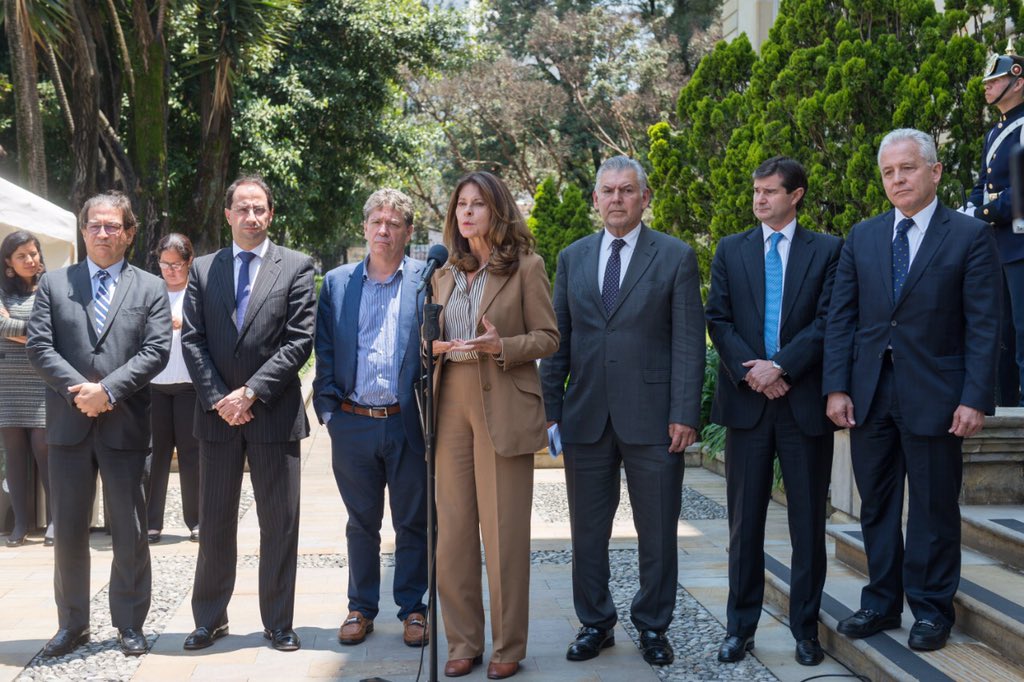 Gobierno y comercio piden a alcaldes no decretar toques de queda innecesarios