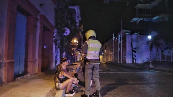 Alcaldes y gobernadores podrán implementar toque de queda para menores de edad