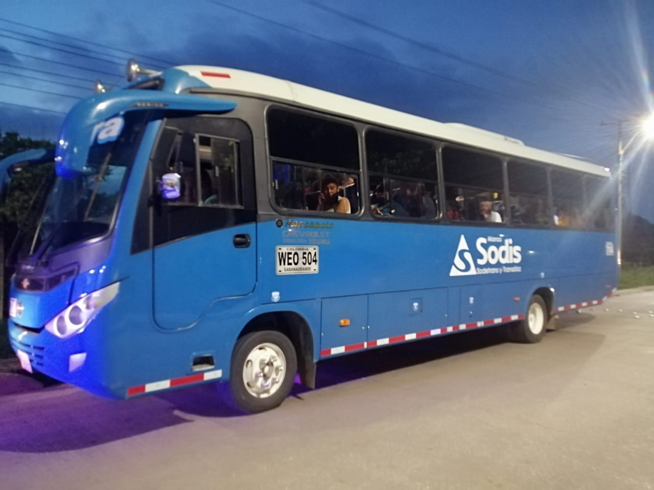 3 capturados en flagrancia, cuando atracaban a los pasajeros de un bus en Juan Mina