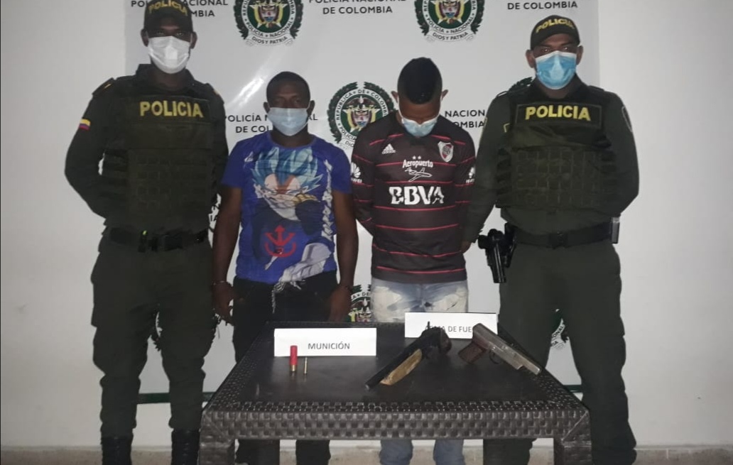 Dos capturados al ser sorprendidos en un motocarro portando arma de ...