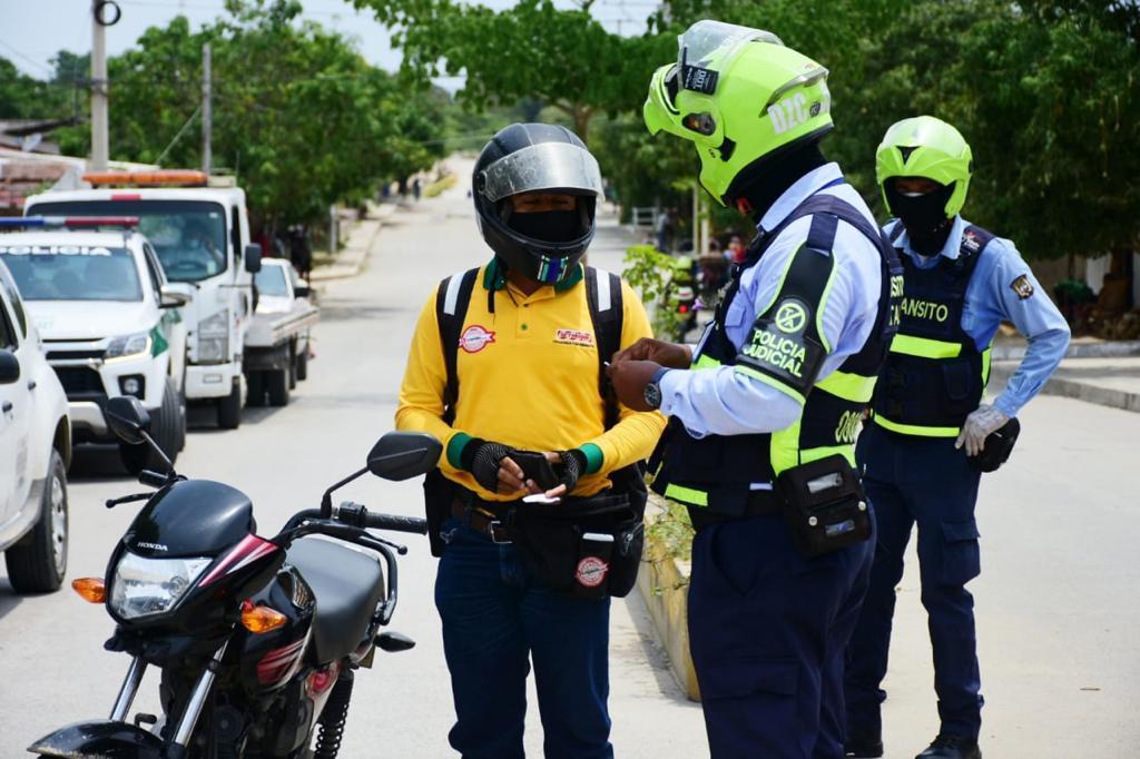 Autoridades de tránsito del Atlántico impusieron 63 comparendos a infractores en segundo fin de semana de confinamiento