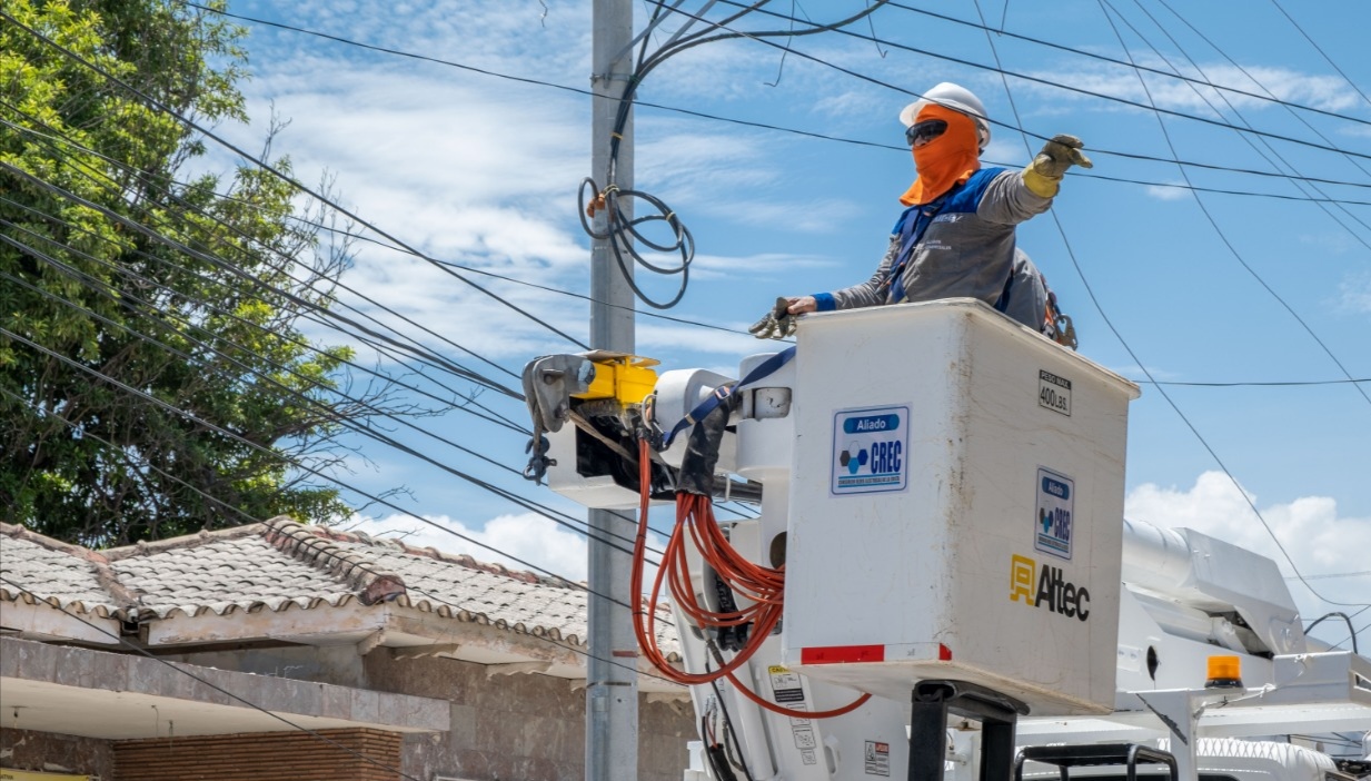 Avanzan obras de mejora de redes eléctricas en el barrio Simón Bolívar ...