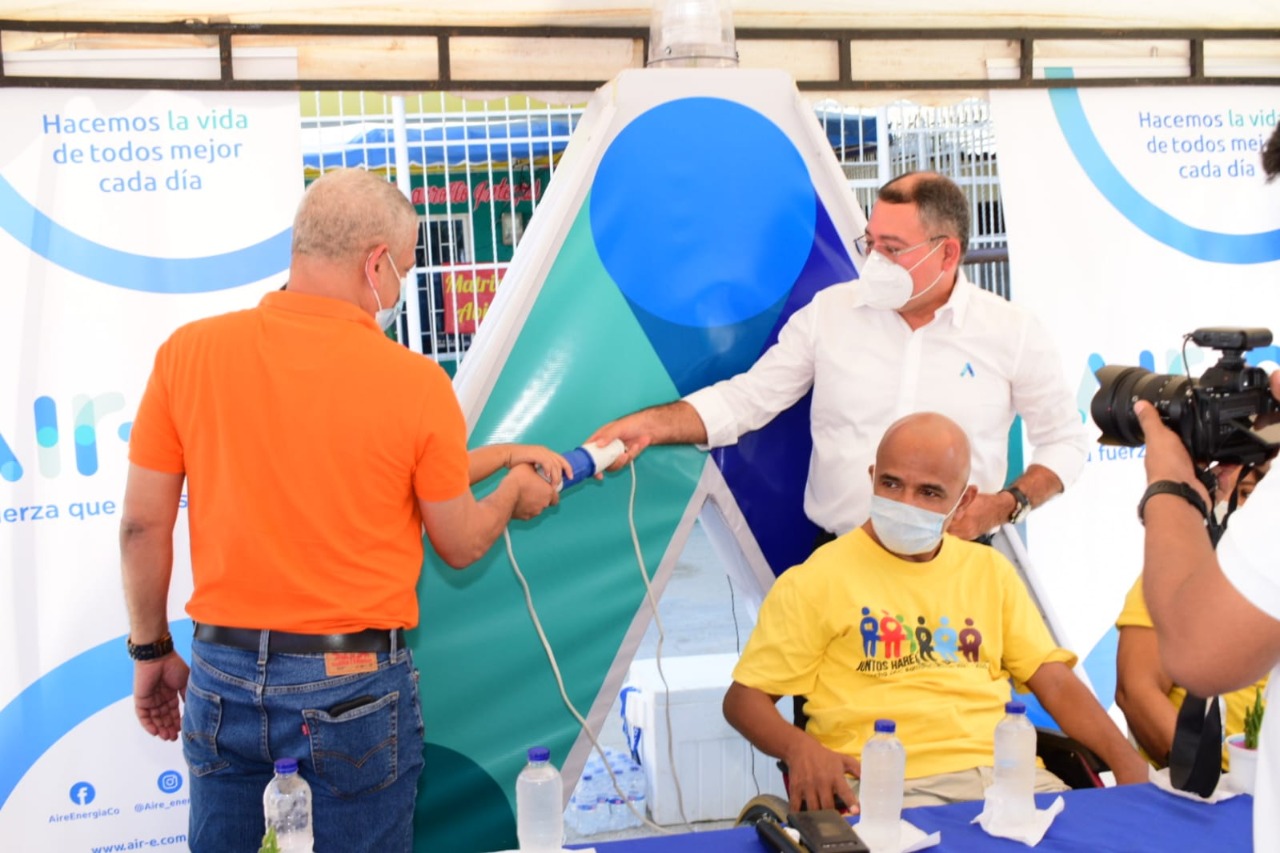 Air-e inauguró proyecto de reposición de redes eléctricas en Las Moras ...