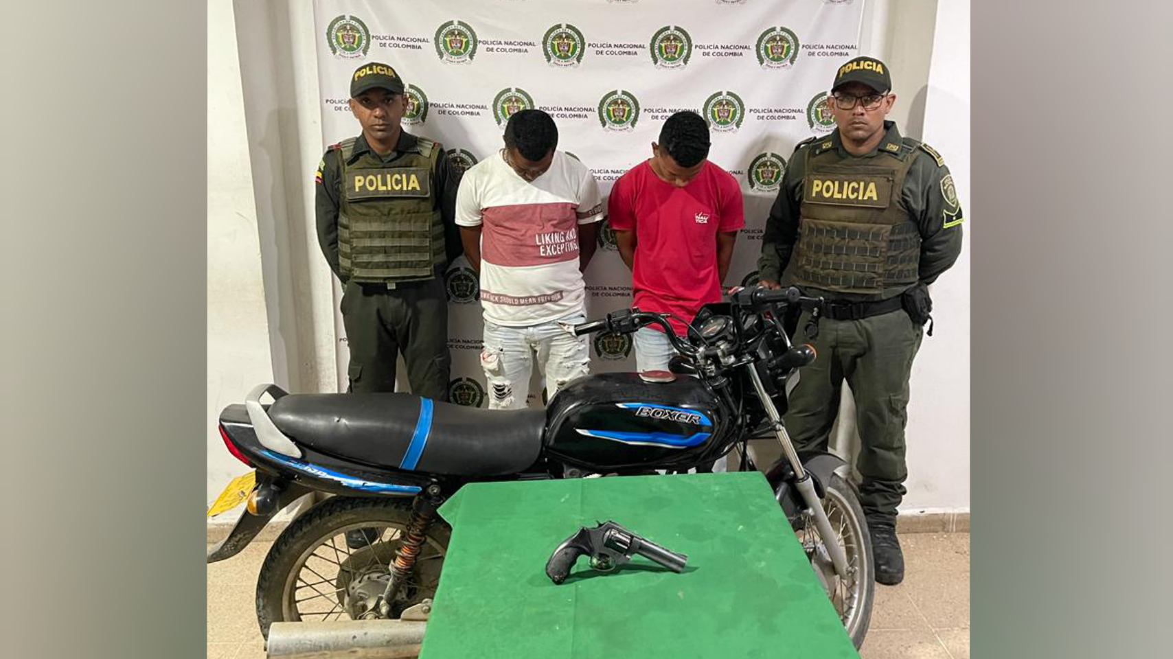 Dos capturados en Repelón al ser sorprendidos con un arma de fuego y ...