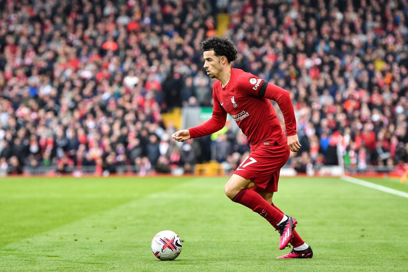 Arsenal empata 2-2 con Liverpool y abre la puerta al Manchester City