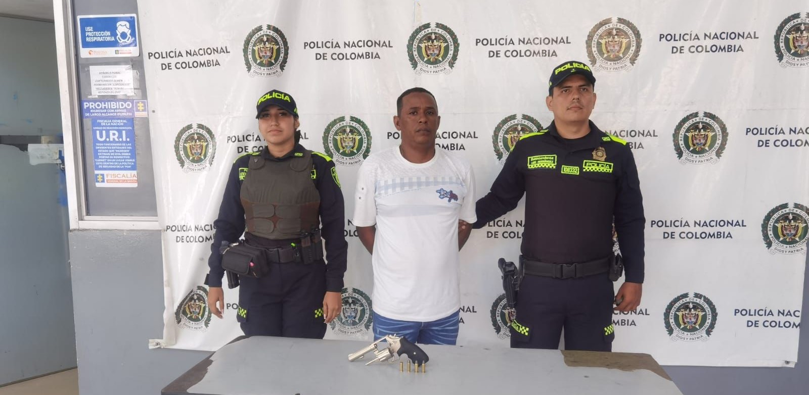 Dos capturados en Puerto Colombia tras atracar a comerciante - Emisora ...
