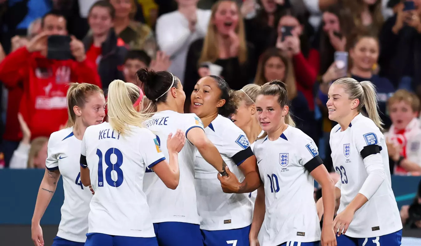 Inglaterra 1-0 a Dinamarca en el Mundial de Fútbol Femenino