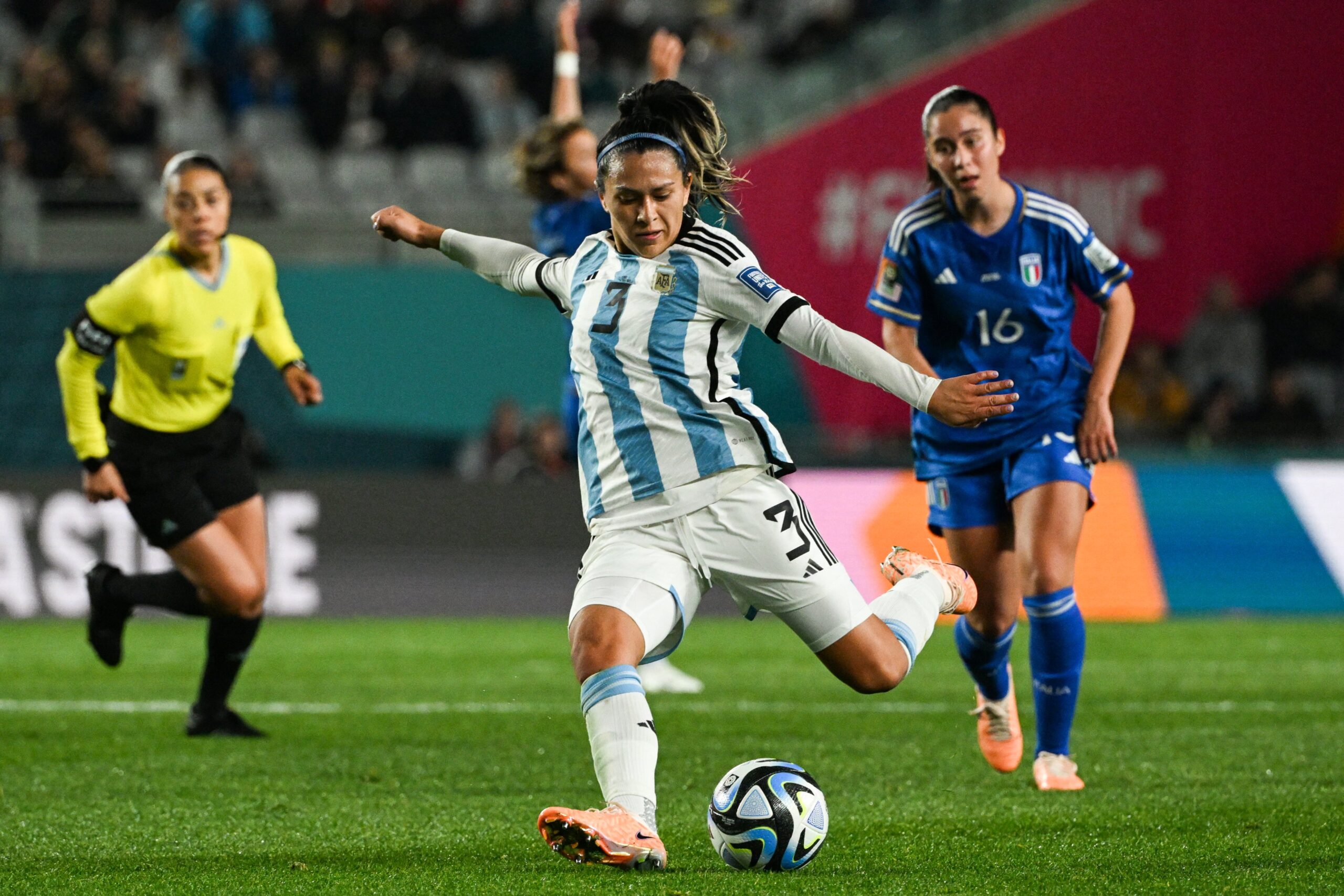Argentina comienza el Mundial Femenino con una derrota 1-0 ante Italia