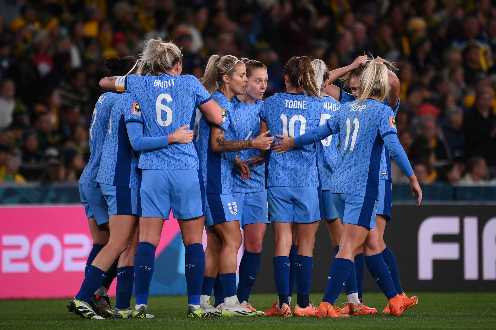 Inglaterra venció a Australia y jugará la final contra España